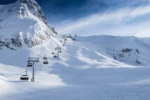 Unclassified image, 3 of 25, button