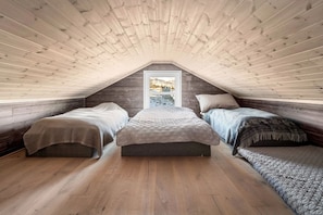 6 عدّة غرف نوم وواي فاي مجانًا وملاءات أسرّة