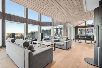 Modern mountain cabin skiing, views and hiking