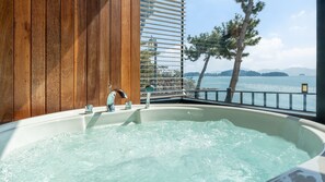 Basic-Zimmer, 2 Schlafzimmer (Ara Pool Villa (Ocean View/Spa))