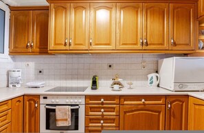 1 habitación, escritorio y sistema de insonorización 