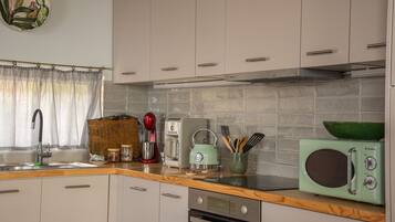 Villa | 2 bedrooms, desk, soundproofing