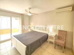 3 bedrooms, iron/ironing board, Internet
