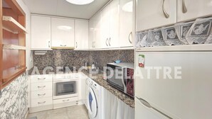 Coffee/tea maker, microwave, oven, dishwasher - Private villa with barbecue, 3 bedrooms, 2 bathrooms, common swimming pool with jacuzzi (Peníscola/Peñíscola)