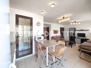 Interior - Apartment in a small quiet residence.  Swimming pool, private parking, air condition, 2 bedrooms and 2 bathrooms. (Peníscola/Peñíscola)