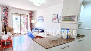 Living area - Apartment in residence closed, with big barbecue comun, 2 swimming pool.  2 bedrooms , parking. (Peníscola/Peñíscola)