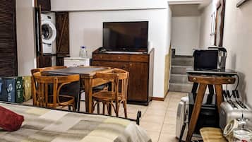 1 室のベッドルーム、アイロン / アイロン台、旅行用ベビーベッド、WiFi (無料)