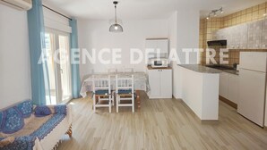 Interior - 1 bedroom flat at the foot of the beach , refurbished , with air conditioning (Peníscola/Peñíscola)