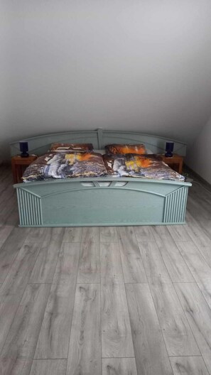 2 bedrooms, bed sheets