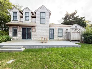 Exterior - Charming 3-Bedroom Home in the Heart of Oak Bluffs (Oak Bluffs)