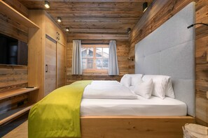 3 bedrooms, travel cot, free WiFi