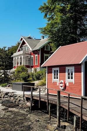 Front of property - Villa Brattholmen (Oygarden)
