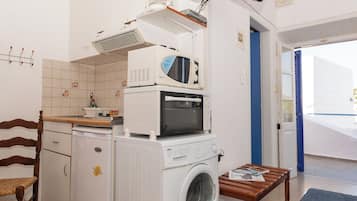 Senior Studio 1 | Laptop workspace, blackout curtains, iron/ironing board, free WiFi