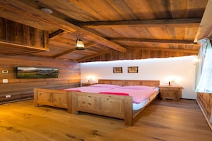 3 bedrooms, travel cot, free WiFi