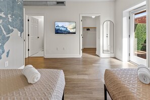 2 chambres, fer et planche à repasser, Wi-Fi, draps fournis