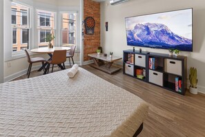 2 Schlafzimmer, Bügeleisen/Bügelbrett, WLAN, Bettwäsche