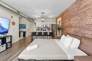 2 bedrooms, iron/ironing board, WiFi, bed sheets