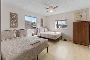 3 bedrooms, iron/ironing board, WiFi, bed sheets