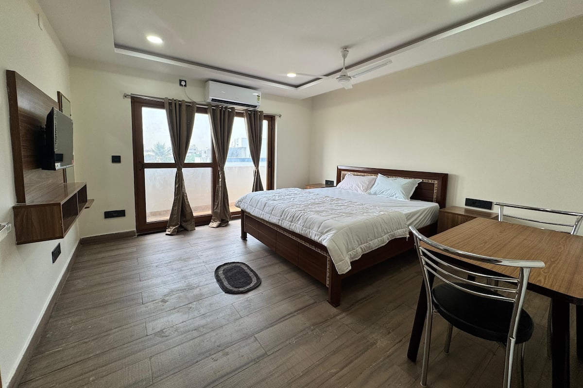 Superior Double Room, Balcony, City View | Free WiFi