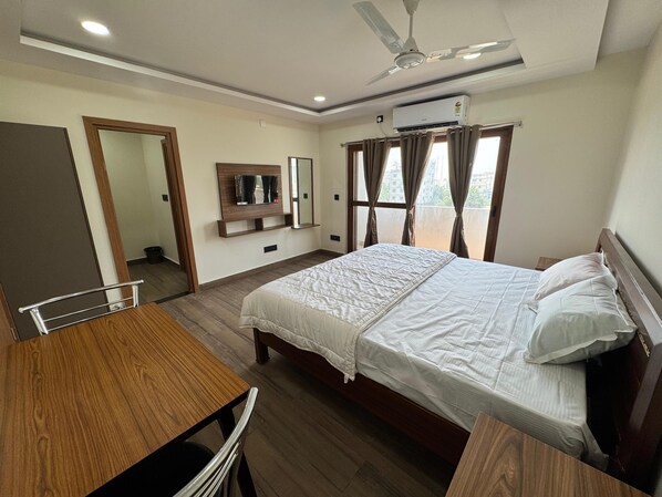 Superior Double Room, Balcony, City View