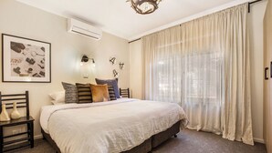 2 bedrooms, WiFi, bed sheets - Altitude One - Bright (Alpine)