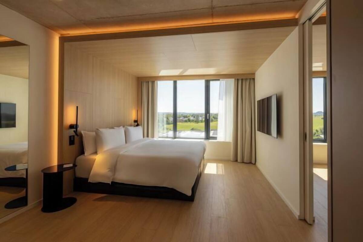 In-room safe, desk, laptop workspace, iron/ironing board