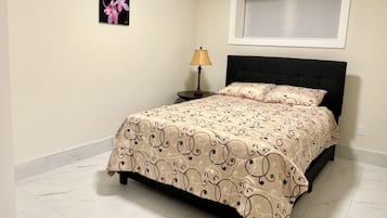 2 slaapkamers, een strijkplank/strijkijzer, gratis wifi, beddengoed