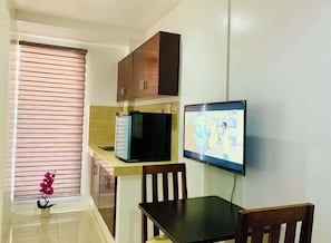Double Room | Free WiFi - Crosswinds Residences (Paranaque)