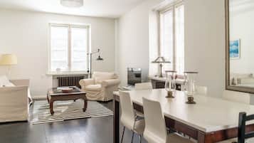 Apartamento, vistas a la ciudad | Zona de estar
