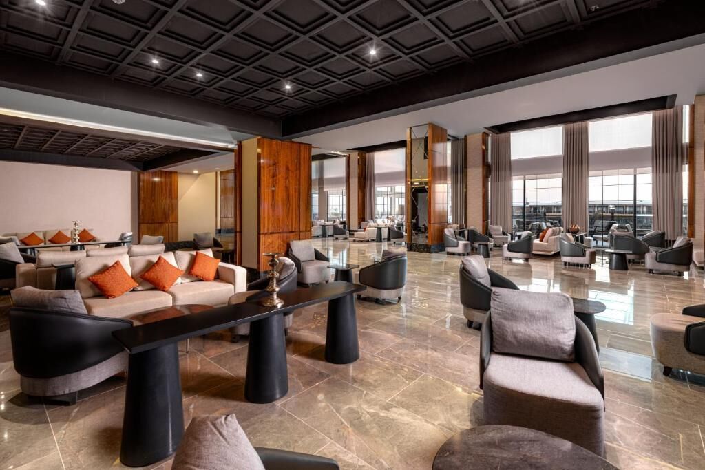 3 bars/lounges, beach bar