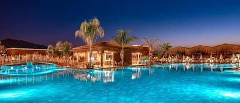 Indoor pool, seasonal outdoor pool, free pool cabanas, pool loungers