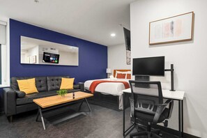 1 bedroom, iron/ironing board, WiFi, bed sheets - CozySuites Stunning 1BR in Downtown Pitts #1 (Pittsburgh)