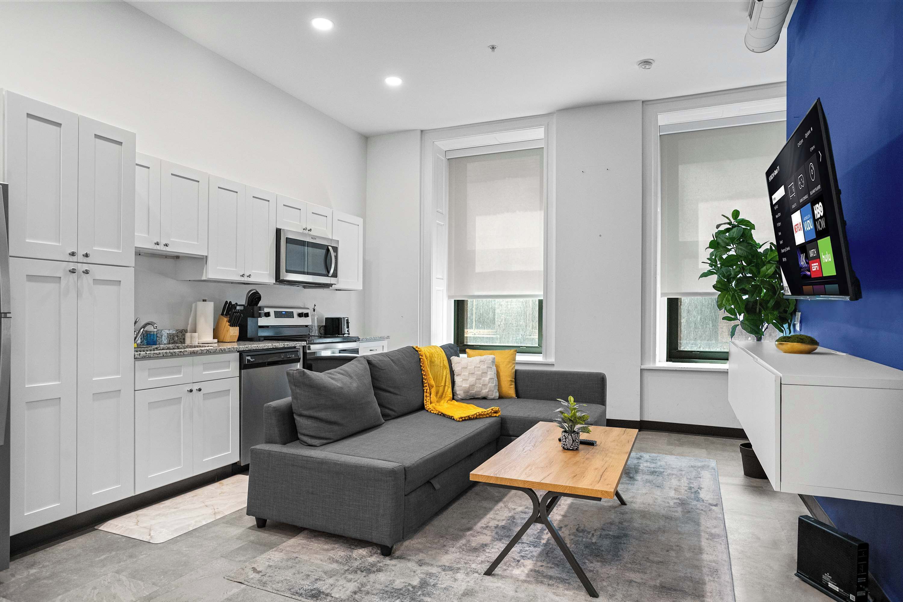 Televisión y oficina 