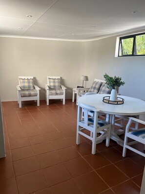 Interior - Spacious 7-bedroom house in Marvelous Jeffreys Bay with WiFi (Jeffreys Bay)