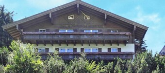 Chalet i Dienten nær Skipister & Wellness