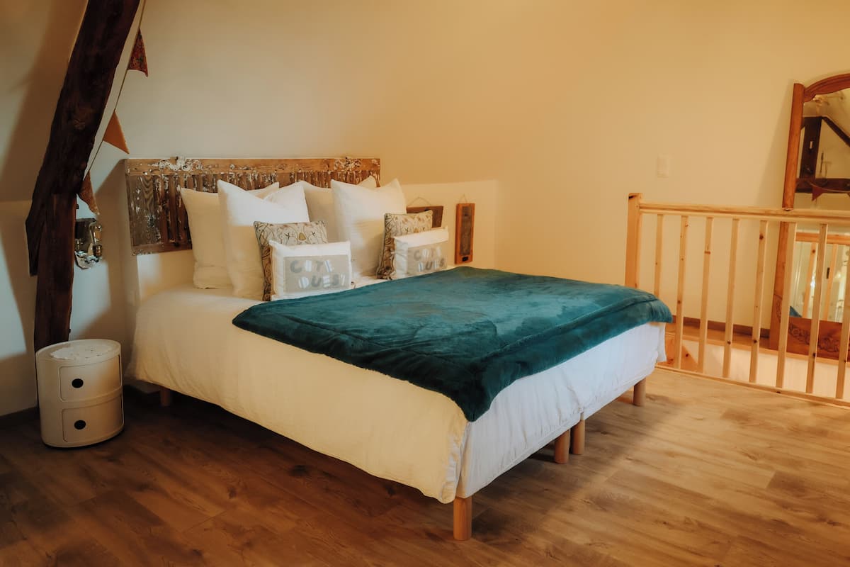 Signature Suite, Garden View | 1 bedroom, hypo-allergenic bedding, pillowtop beds