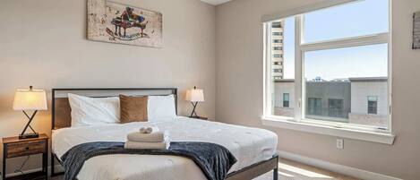 3 bedrooms, desk, iron/ironing board, WiFi