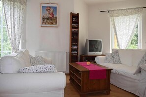 Tv, dvd-afspiller, stereoanlæg
