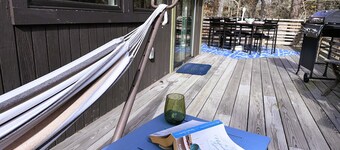 The Mod Pod~2 bd/2.5 bth/dog/games/steps to beach