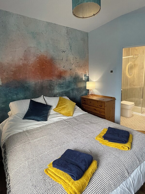 2 makuuhuonetta, silitysrauta/-lauta, ilmainen Wi-Fi, vuodevaatteet