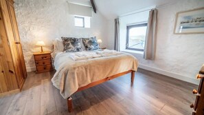 7 slaapkamers, een strijkplank/strijkijzer, wifi, beddengoed