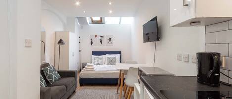 Schreibtisch, Bügeleisen/Bügelbrett, WLAN, Bettwäsche