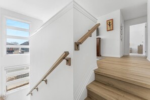 Interior - Luxury New Home By Niagara Fall (Pelham)