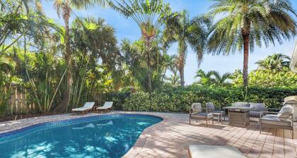 Bel Air Beauty: 4BR, Private Pool & Elegant Comfort Steps from the Beach