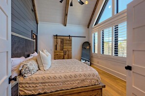 3 chambres, fer et planche à repasser, Wi-Fi gratuit, draps fournis