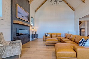 TV connectée, cheminée