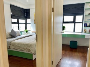 2 bedrooms, iron/ironing board, WiFi - Căn hộ 2 phòng ngủ, 1 phòng tắm hiện đại, sang trọng - Vinhomes D'Capitale (Hà Nội)