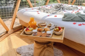 Berço de viagem, Wi-Fi, roupa de cama