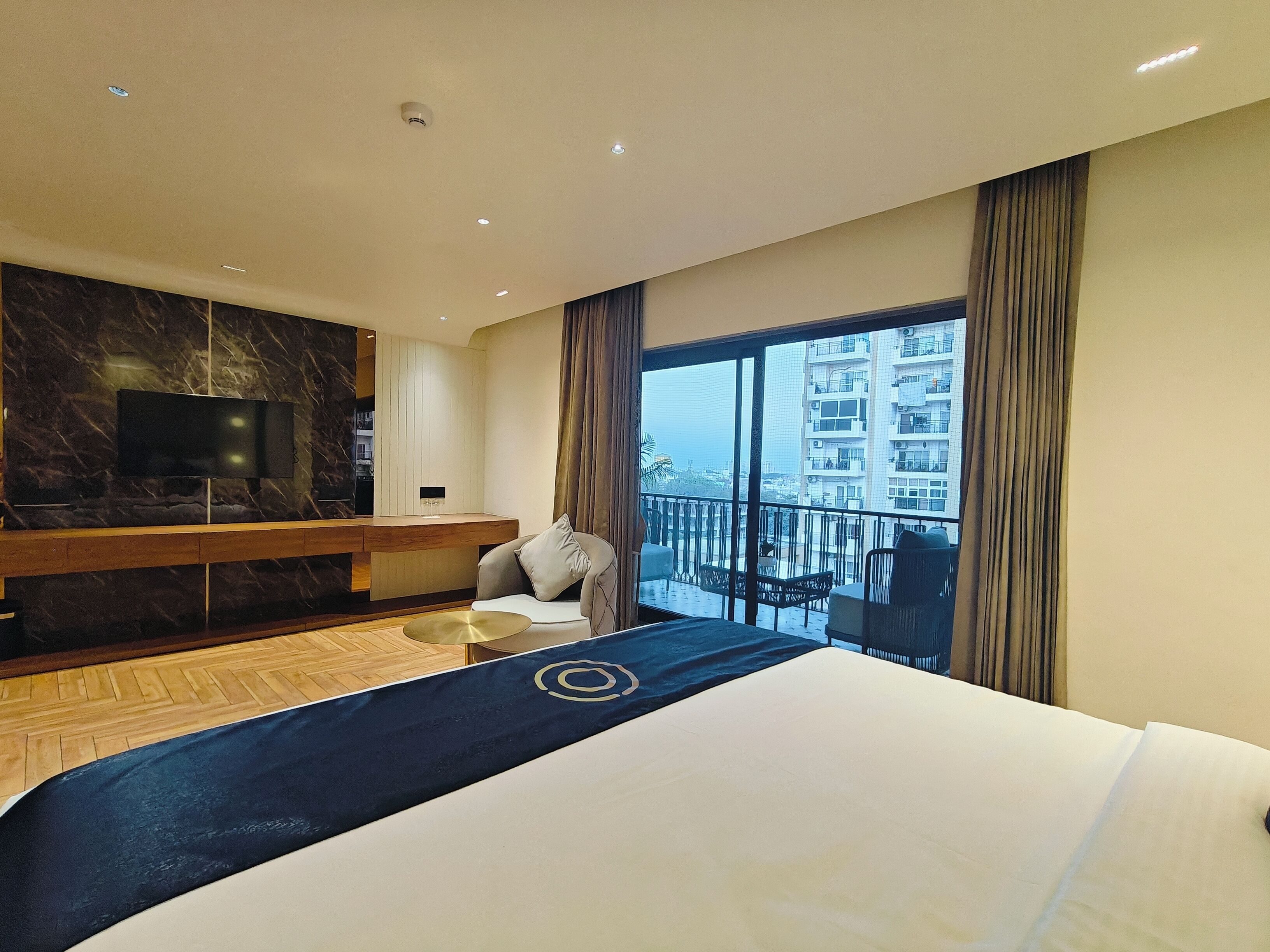 Deluxe Double or Twin Room, City View | In-room safe, desk, laptop workspace, iron/ironing board