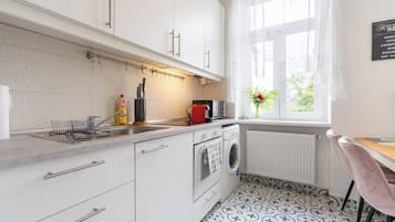 Standard Apartment, Non Smoking, Kitchen | Private kitchen